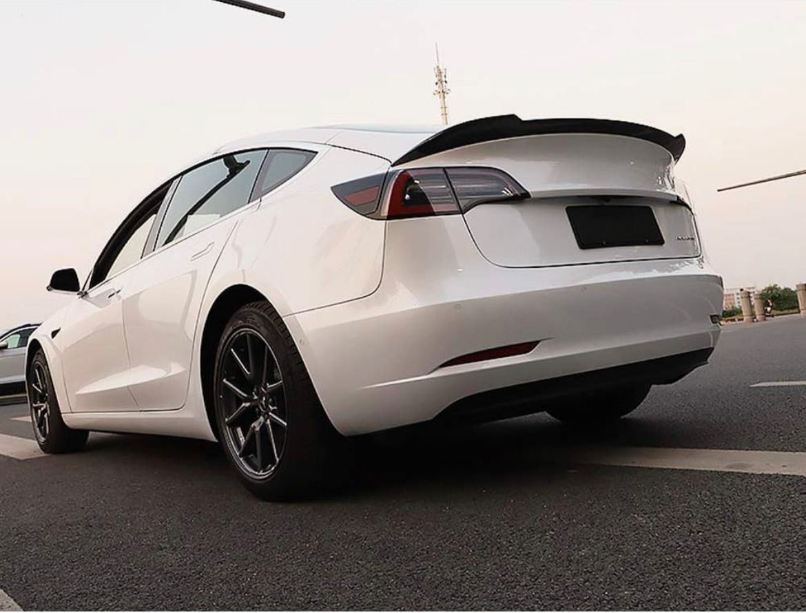 Sport Tesla Model 3 spoiler